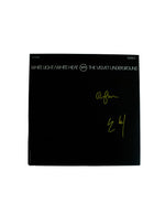Disco vinyl firmado o autografiado por integrantes de la banda The Velvet Underground John Cale y Doug Yule. Álbum "White Light/White Heat"