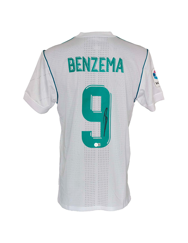 Playera del Real Madrid firmada por Karim Benzema