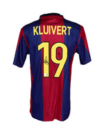 Playera del Barcelona firmada porPatrick  Kluivert